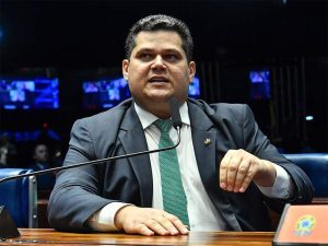 Enterrada de vez pelo Senado a PEC da Blindagem após pressão da opinião pública Enterrada de vez pelo Senado a PEC da Blindagem após pressão da opinião pública