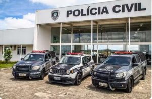 Mulher é morta com mais de 100 facadas na frente dos filhos, em joão Pessoa Mulher é morta com mais de 100 facadas na frente dos filhos, em joão Pessoa