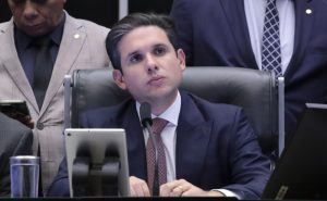 Câmara paralisa o Brasil e aprova urgência para o projeto de anistia Câmara paralisa o Brasil e aprova urgência para o projeto de anistia