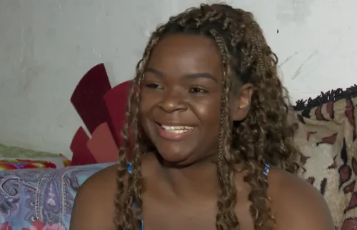 Cantora Lucyanna Mel apresenta sintomas de infarto e é internada