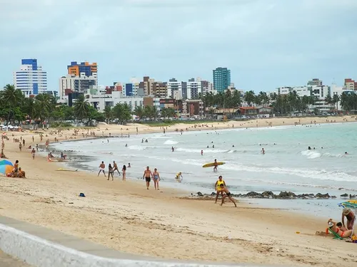 Balneabilidade: veja trechos de praia que estão impróprios para banho no Litoral da Paraíba