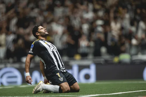 Cuscuz ou pão de queijo? Hulk responde perguntas curiosas antes de final da Sul-Americana