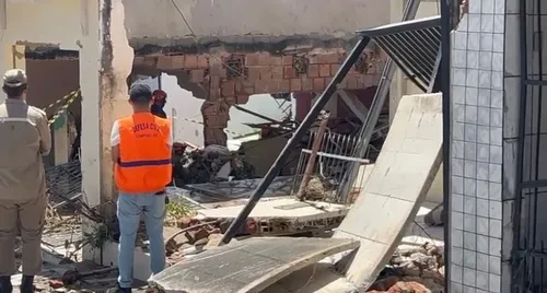 Após reservatório romper em Campina Grande, abastecimento deve ser retomado a partir de domingo