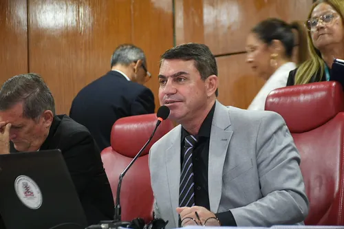 Defesa de Dinho recorre ao TSE contra indeferimento de registro no TRE-PB