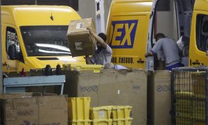 Empregados da Caixa marcam dia para decidir sobre greve Empregados da Caixa marcam dia para decidir sobre greve
