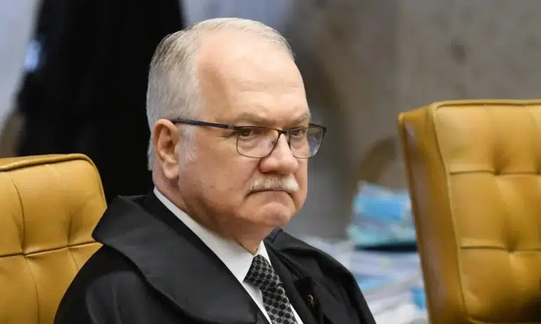 Presidente do Supremo manda derrubar todo o sigilo do Caso Master edson fachin