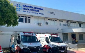 Trabalhador fica ferido após caminhão caçamba atingir retroescavadeira Trabalhador fica ferido após caminhão caçamba atingir retroescavadeira
