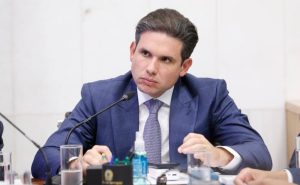 Hugo Motta pede à “Folha” para “deixar para depois” o caso Master Hugo Motta pede à “Folha” para “deixar para depois” o caso Master