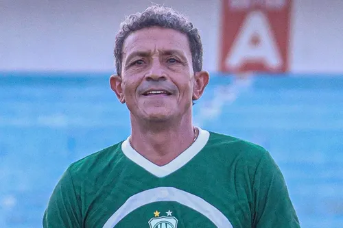 Relembre a carreira de Edmundo, atacante que marcou época no futebol paraibano