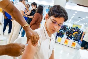 População de João Pessoa atende chamado e participa do Dia D da campanha de prevenção ao HPV População de João Pessoa atende chamado e participa do Dia D da campanha de prevenção ao HPV