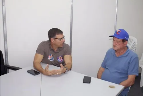 Vitor Hugo desiste de candidatura e anuncia apoio a Hervázio Bezerra