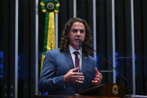 Veneziano critica senadores que querem barrar votação Veneziano critica senadores que querem barrar votação