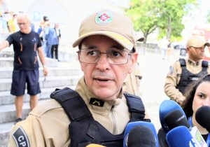Eleitor é preso por registrar o voto em Campina Grande Eleitor é preso por registrar o voto em Campina Grande