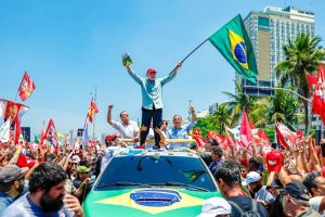Com virada no segundo turno, Lula se reelege para 4º mandato Com virada no segundo turno, Lula se reelege para 4º mandato