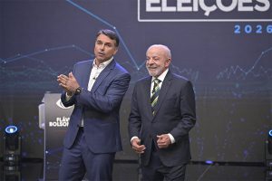 Eleitores indecisos foram abandonados no debate da Band Eleitores indecisos foram abandonados no debate da Band