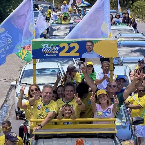 Efraim mobiliza apoiadores de Flávio Bolsonaro com carreata em João Pessoa e Patos