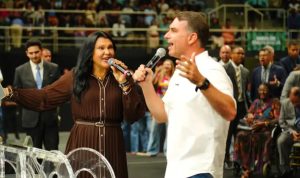 Liberadas as visitas de Flávio a Jair Bolsonaro Liberadas as visitas de Flávio a Jair Bolsonaro
