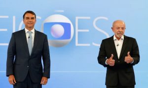 Veja como foi o debate entre Flávio Bolsonaro e Lula na Globo Veja como foi o debate entre Flávio Bolsonaro e Lula na Globo