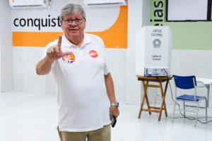 João Azevêdo destaca mobilização popular e defende continuidade do governo Lula João Azevêdo destaca mobilização popular e defende continuidade do governo Lula