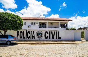 Homem é preso suspeito de descumprir medida protetiva e invadir casa da ex Homem é preso suspeito de descumprir medida protetiva e invadir casa da ex