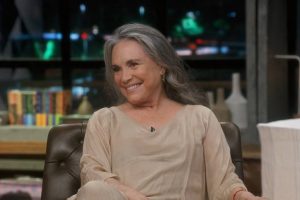 Atriz Regina Duarte é novamente envolvida em polêmica Atriz Regina Duarte é novamente envolvida em polêmica