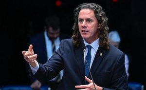 Senador revela se houve convite de Lucas Ribeiro para a campanha de Lula na Paraíba Senador revela se houve convite de Lucas Ribeiro para a campanha de Lula na Paraíba